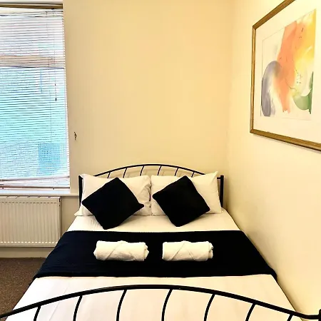 Aldgate Holiday Rooms Londen Buitenkant foto